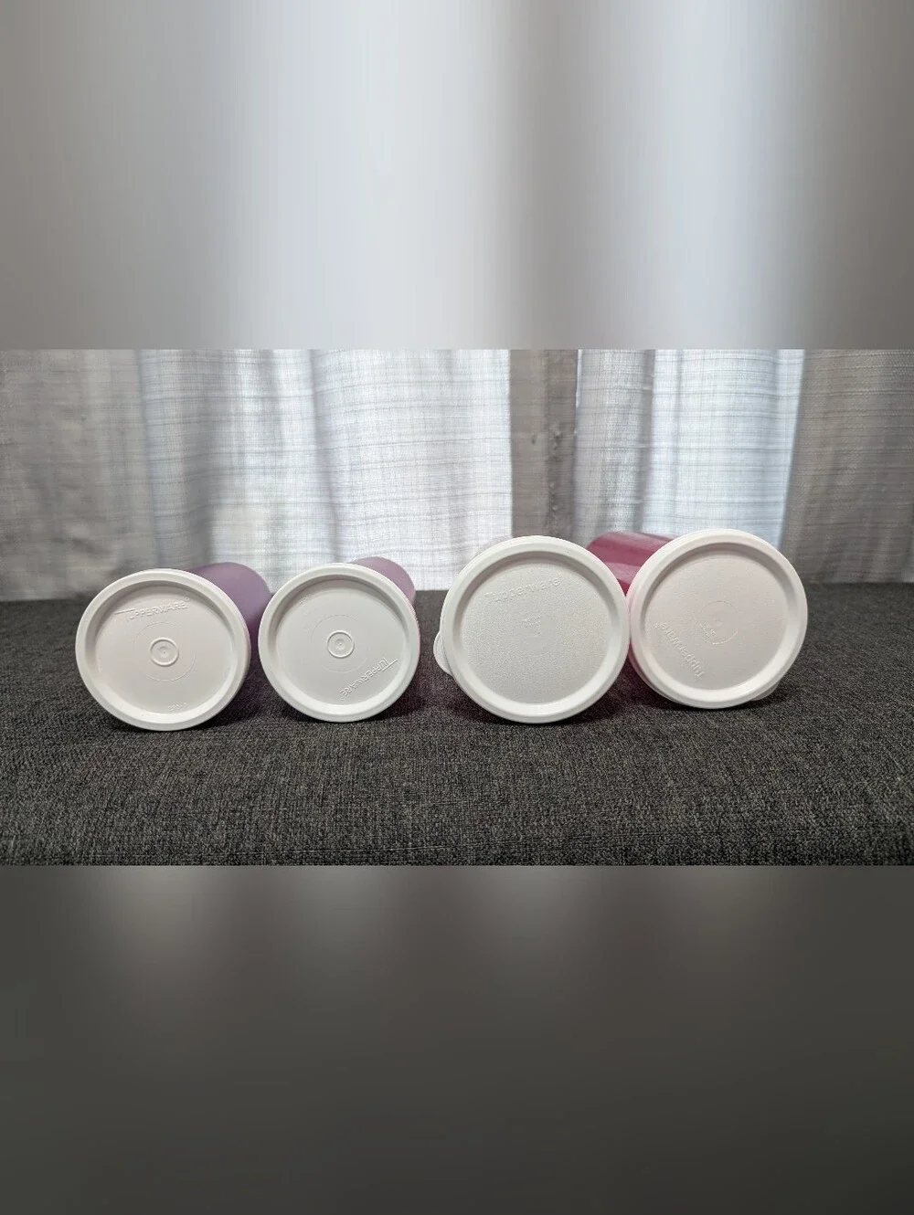 Set Of 4 Tupperware Tumblers Two Sizes Fuchsia And Pink With Lids